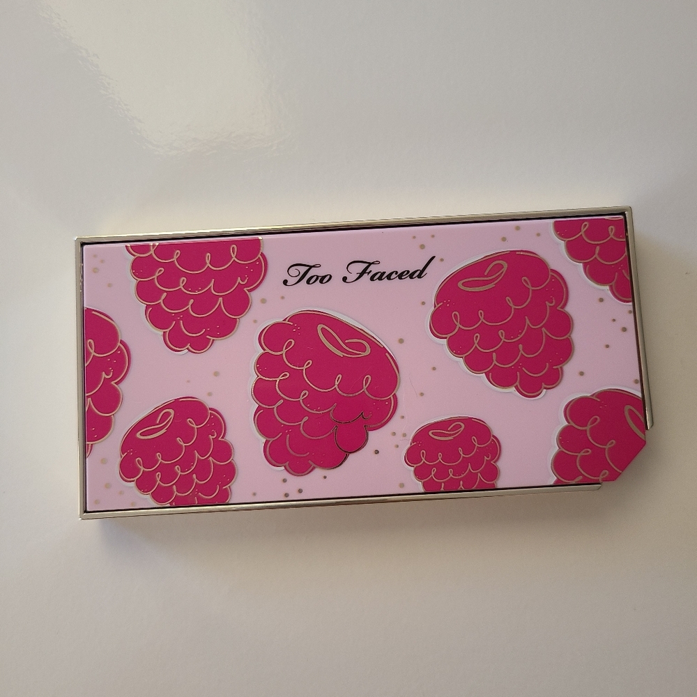 Too Faced Razzle Dazzle Berry Palette